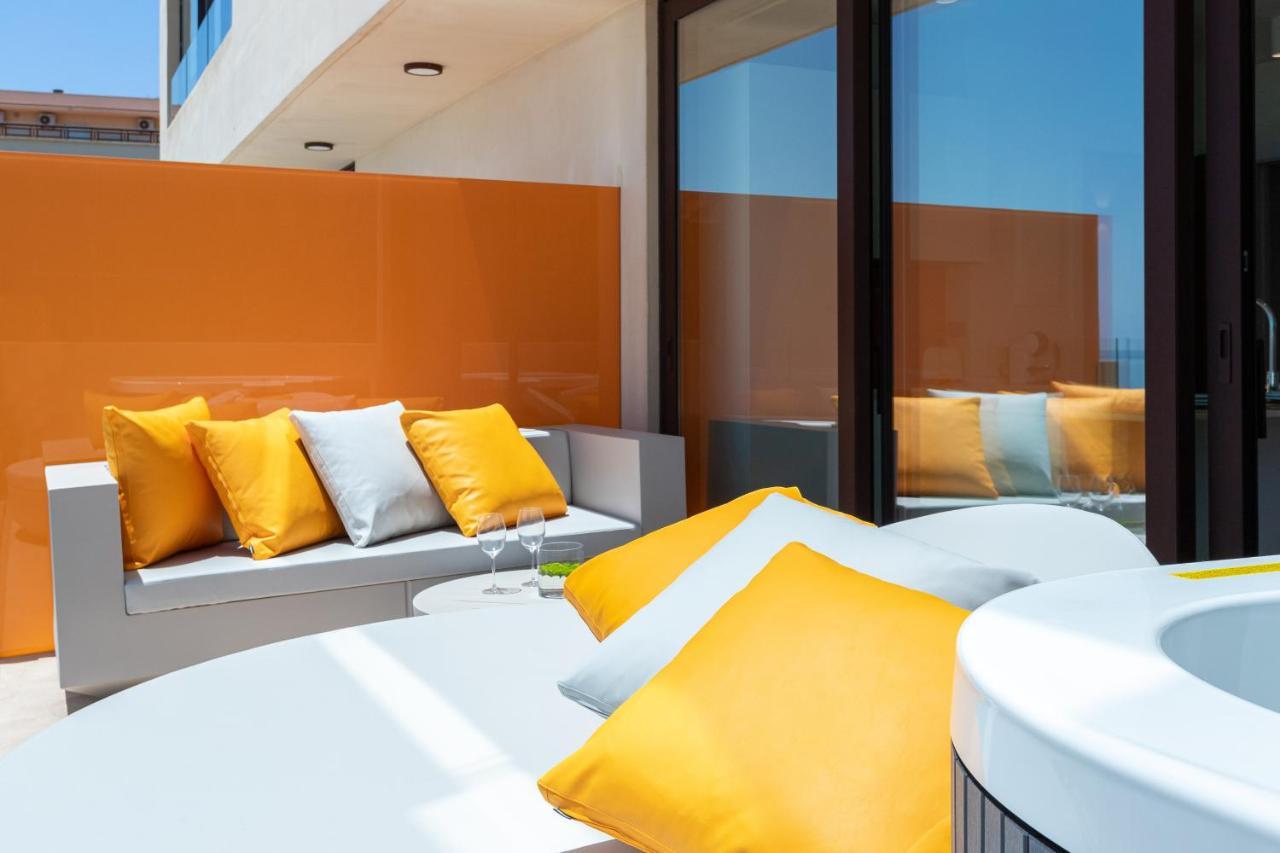 Higueron Rental Beach Club Suites 베날마데나코스타 외부 사진