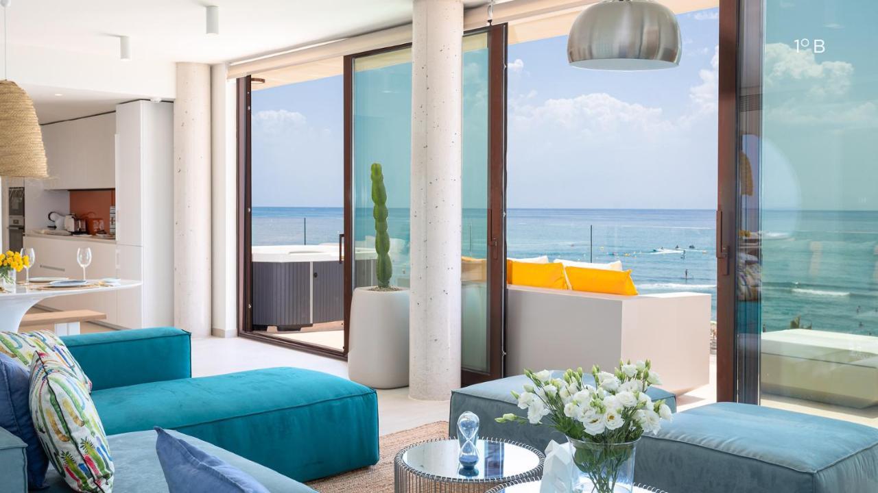 Higueron Rental Beach Club Suites 베날마데나코스타 외부 사진
